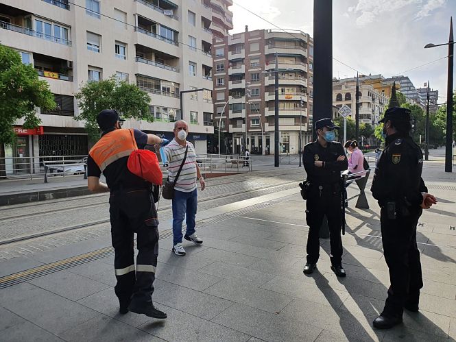 Reparto de mascarillas en Granada (DELEGACIÓN DEL GOBIERNO) 
