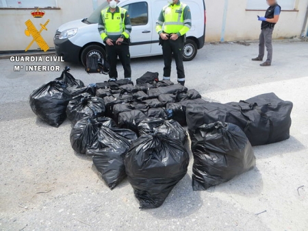 Fardos de marihuana incautadas (GUARDIA CIVIL) 