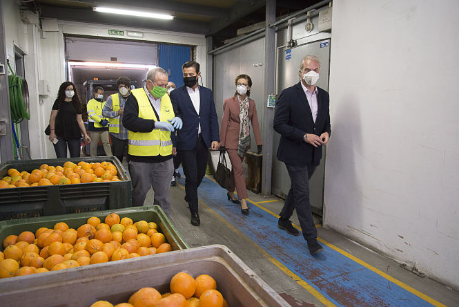 Visita de Luis Salvador al Banco de Alimentos (JAVIER ALGARRA) 