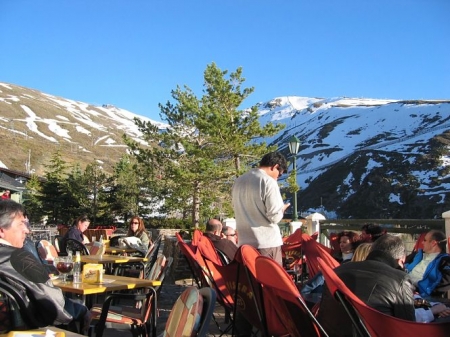 Terraza de un bar en Sierra Nevada (AYTO. MONACHIL) 