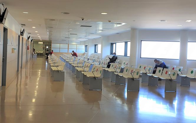 Sala de Espera del Hospital Clínico San Cecilio (HUSC) 