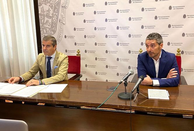 Rueda de prensa de César Díaz y Manuel Olivares (AYUNTAMIENTO) 