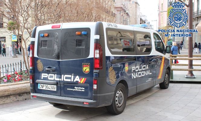 Furgón policial (POLICÍA NACIONAL) 