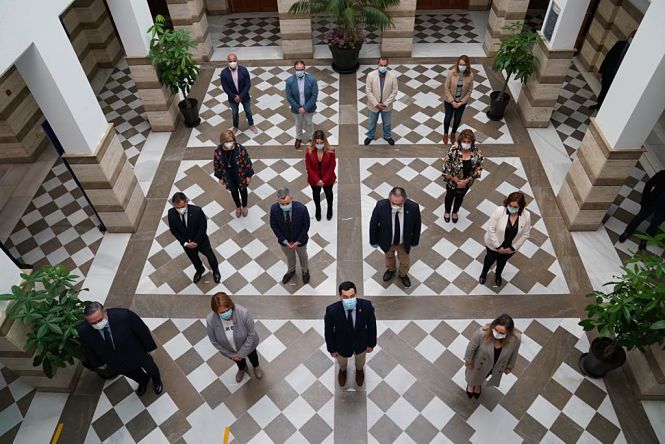 Juanma Moreno durante su visita al Ayuntamiento de Motril (JUNTA / ARCHIVO) 