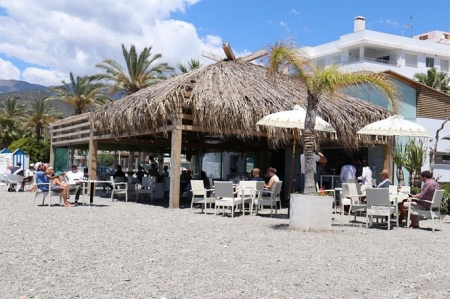 Terraza de un chiringuito de Almuñécar 