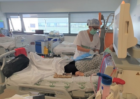 Hospitalizada por Covid-19 (HUSC) 