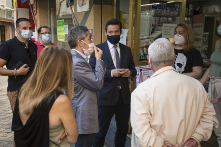 Imagen de la visita al Barrio de Doctores (JAVIER ALGARRA / AYUNTAMIENTO) 