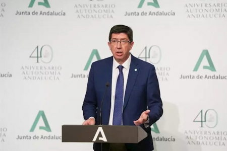 El vicepresidente de la Junta de Andalucía y consejero de Turismo, Regeneración, Justicia y Administración Local, Juan Marín, en rueda de prensa (JUNTA DE ANDALUCÍA)