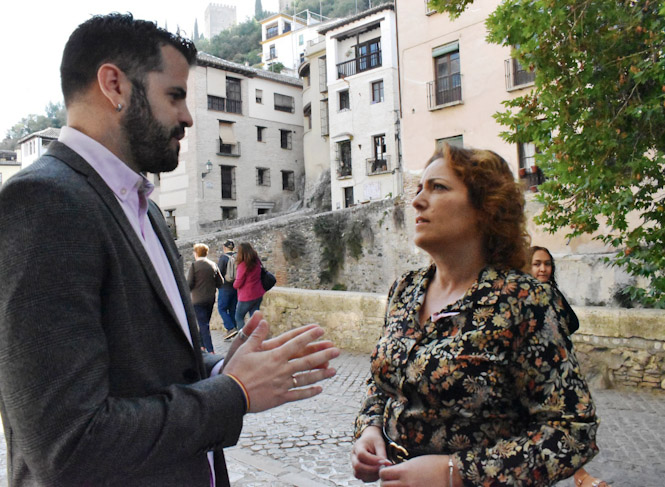 Chus Fernández y Mari Carmen Pérez (IU)
