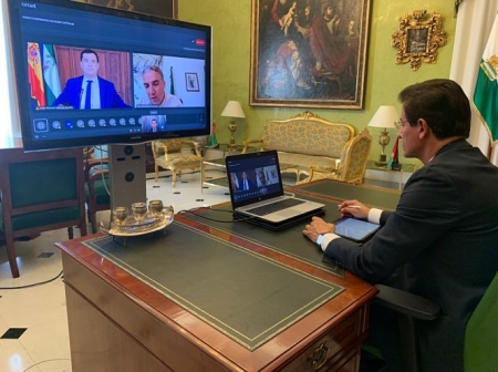 Reunión telemática entre Juanma Moreno y Luis Salvador (AYUNTAMIENTO GRANADA) 