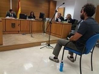 Juicio contra el doctor Candel por injurias a Susana Díaz (EUROPA PRESS/ARCHIVO) 