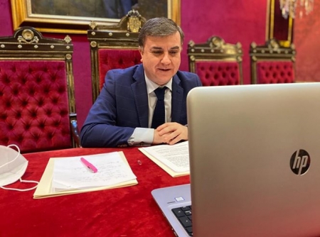 El concejal de Recursos Humanos y de Organización y Servicios Generales, Francisco Fuentes, durante la rueda de prensa telemática (AYUNTAMIENTO) 