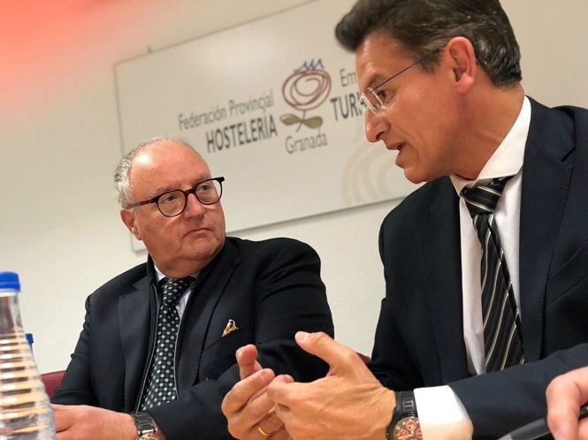 Gregorio García, con el alcalde de Granada, Luis Salvador, en imagen de archivo (CS) 