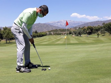 Un jugador en el campo (REAL FEDERACIÓN ANDALUZA DE GOLF) 