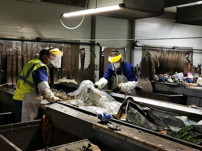 Trabajadores de una planta de residuos de Diputación (DIPUTACIÓN) 