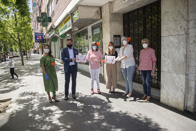 Luis Salvador ha entregado los diplomas (JAVIER ALGARRA)