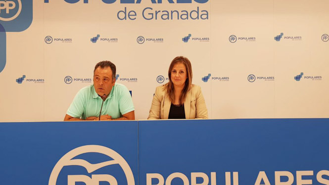 Cristina Marín, portavoz del PP de Monachil en rueda de prensa (PP)