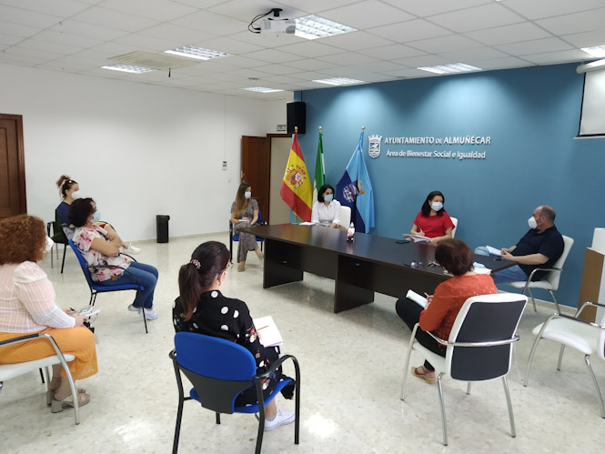 Imagen de la reunión inaugural de la Comisión (AYTO. ALMUÑECAR) 