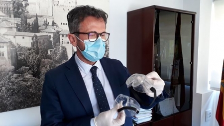 El Delegado de Justicia, Gustavo Rodríguez xon als gafas protectoras (JUNTA)