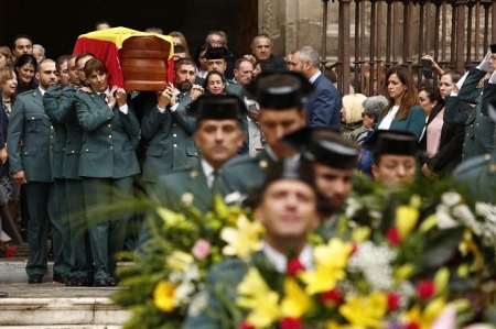 Misa funeral por el guardia civil fallecido tras ser disparado en Huétor Vega en acto de servicio (ÁLEX CÁMARA / EUROPA PRESS) Misa funeral por el guardia civil fallecido tras ser disparado en Huétor Vega en acto de servicio (ÁLEX CÁMARA / EUROPA PRESS)