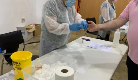 Realización de un test PCR (AYTO. MARACENA) 