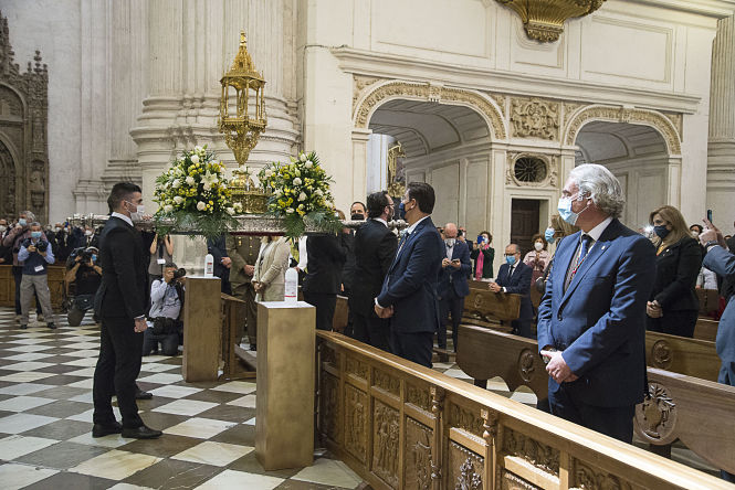 Procesión del Corpus en el interior de la Catedral (JAVIER ALGARRA /AYUNTAMIENTO) 
