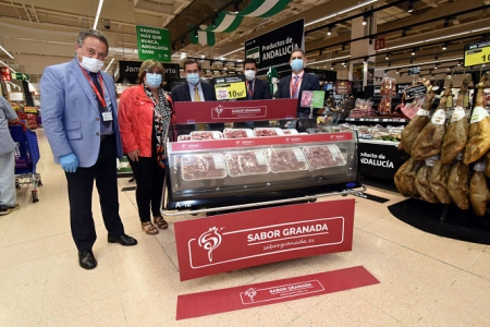 José Entrena ha visitado el stand de `Sabor Granada` (DIPUTACIÓN)