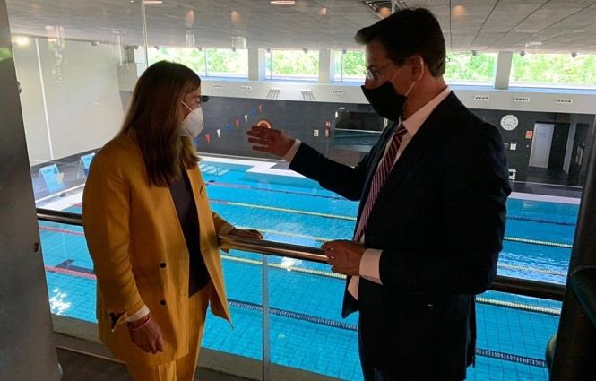 El alcalde de Granada, Luis Salvador, visita el gimnasio O2 - (AYUNTAMIENTO) 