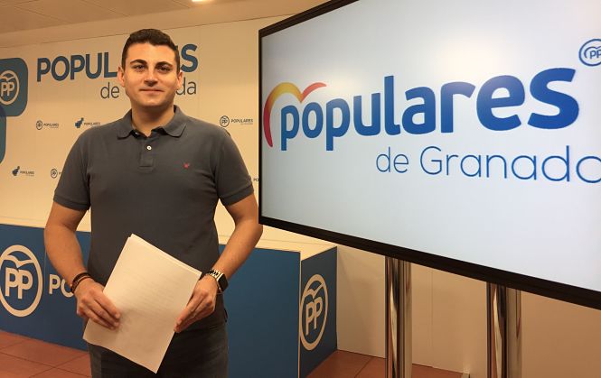 El parlamentario andaluz del PP Rafael Caracuel en la sede provincial del PP de Granada (PP)