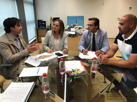 Antonio Narváez durante una reunión con Marifran Carazo (AYTO.CHURRIANA)