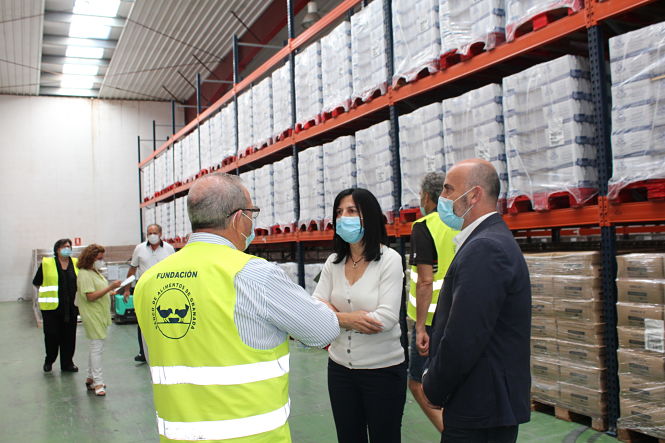 La Subdelegada del Gobierno, Inmaculada López Calahorro ha visitado el Banco de Alimentos (SUBDELEGACIÓN) 