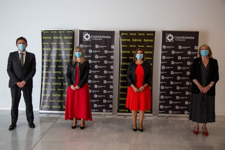 Foto de familia tras la firma del acuerdo (CAJAGRANADA FUNDACIÓN)