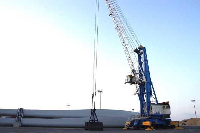 Grúa gemela de la que va a llegar el domingo al Puerto de Motril (PUERTO DE MOTRIL) 