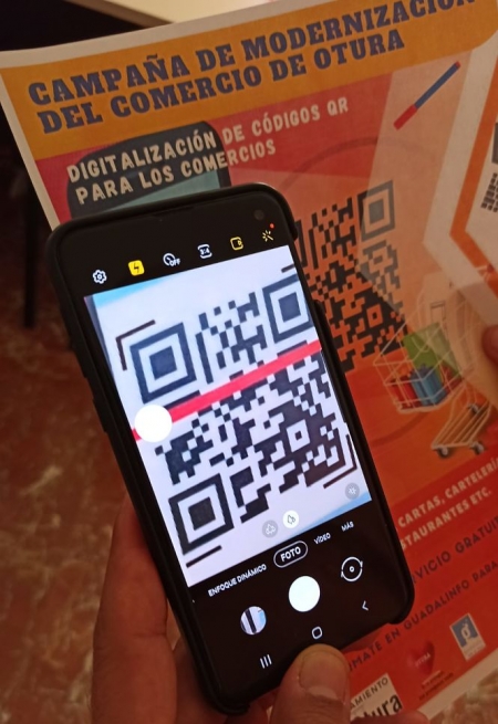 Cartel de la campaña (AYTO. OTURA) 