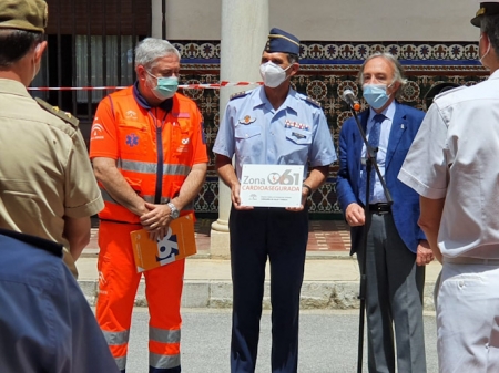 Imagen de la entrega de la acreditación (JUNTA)