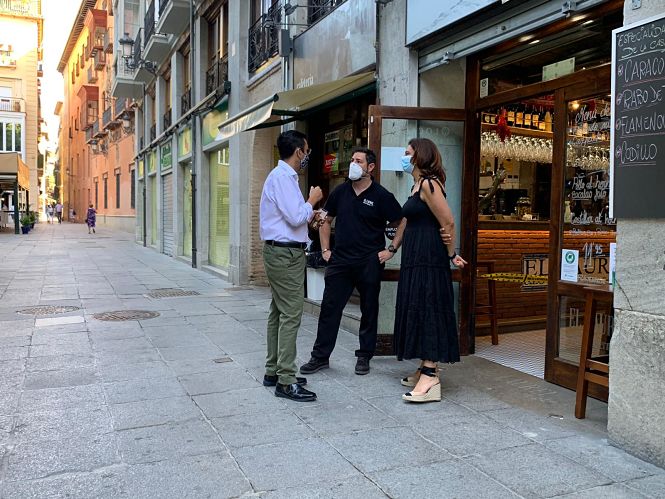 Visita de Francisco Cuenca a un establecimiento de Hostelería (PSOE) 