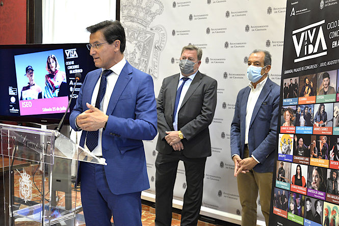 Luis Salvador ha presentado el ciclo de conciertos (JAVIER ALGARRA / AYUNTAMIENTO)