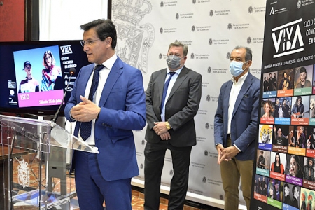 Luis Salvador ha presentado el ciclo de conciertos (JAVIER ALGARRA / AYUNTAMIENTO)