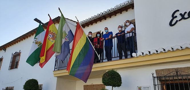 Bandera Arco Iris en el Ayuntamiento de Cúllar Vega (AYTO. CÚLLAR VEGA) 
