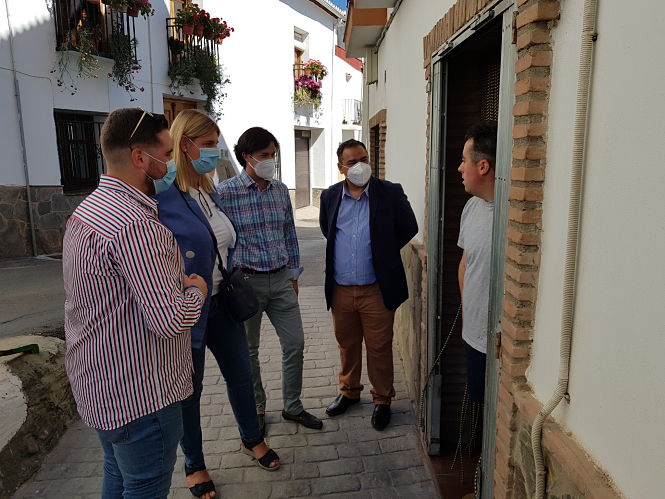 Grupo popular en Diputación durante la visita a un municipio (PP)