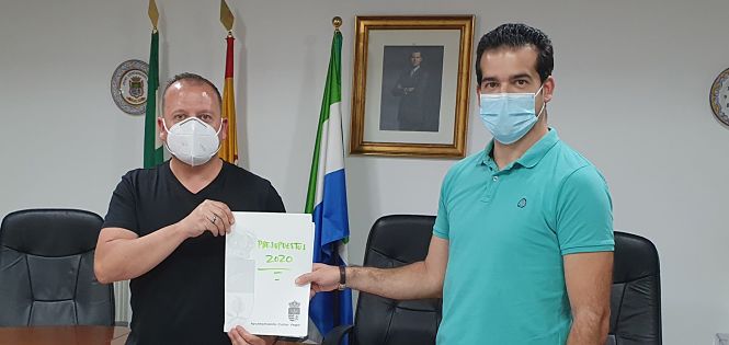 El alcalde y el concejal de Hacienda de Cúllar Vega presentan los presupuestos municipales de 2020 (AYTO. CULLAR VEGA)