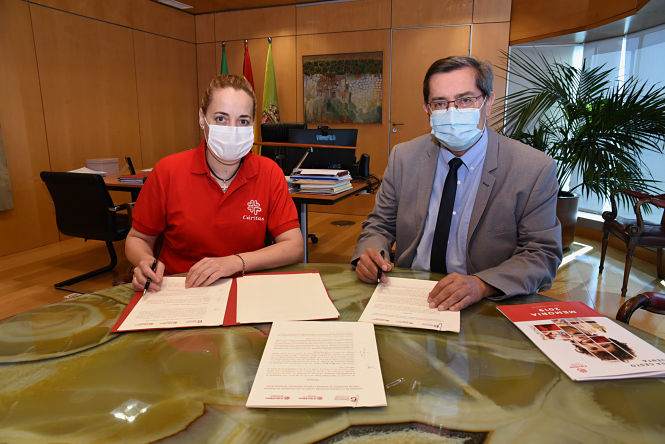 Imagen de la firma del convenio (R. MARTÍNEZ / DIPGRA)
