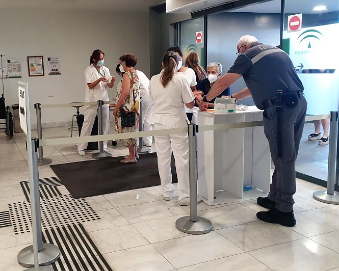 Acceso a las consultas externas (HUSC)