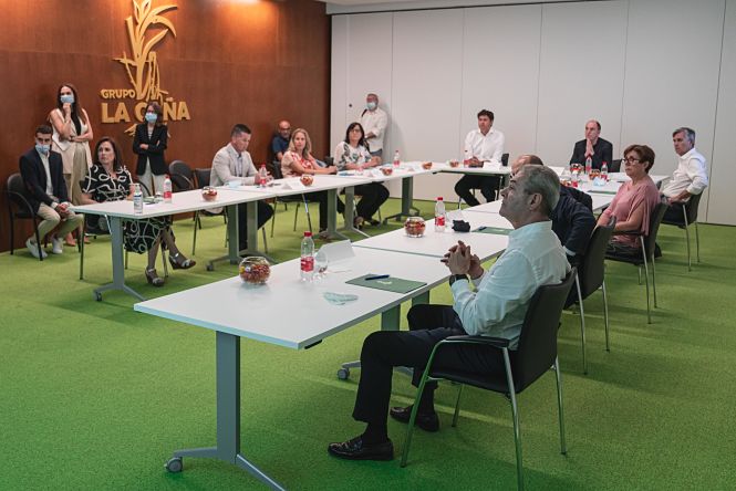 Visita de miembros del Grupo Día a las instalaciones del Grupo La Caña (GRUPO LA CAÑA) 