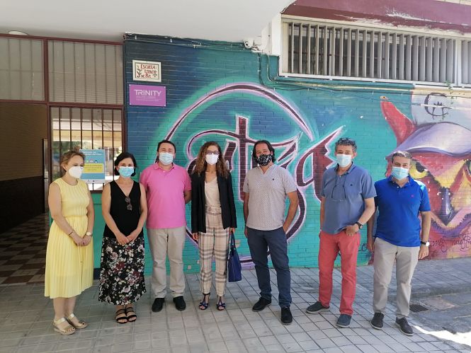 La Delegada de Educación ha visitado el IES CArtuja (JUNTA)