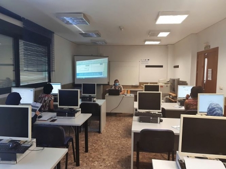 Imagend e un taller de orientación (CARITAS)