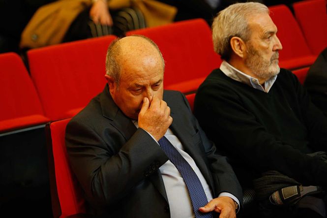 El exalcalde de Granada José Torres Hurtado, sentado en el banquillo del macrojuicio por el caso Serralo en Granada (ÁLEX CÁMARA - EUROPA PRESS) 