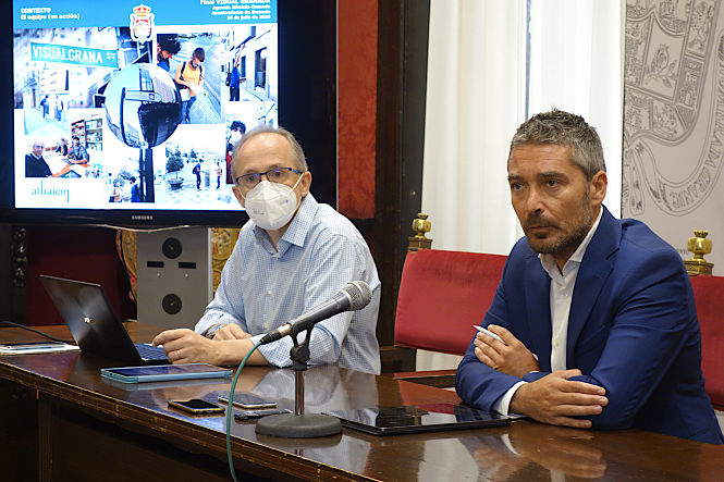Manuel Olivares, concejal de Turismo y Comercio durante la presentación del estudio (AYTO. GRANADA)