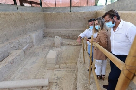 Marifran Carazo ha visitado la Villa Roma de Salar (JUNTA)