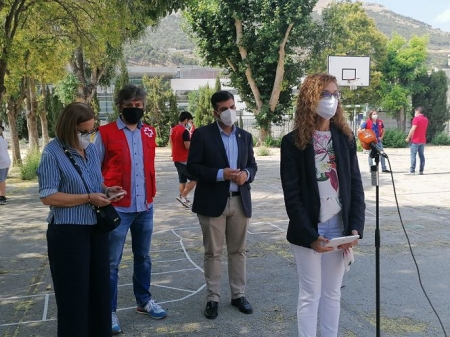 La Delegada de Educación, Ana Berrocal ha inaugurado la Escuela de Verano del COlegio Elena MArtín Vivaldi de Loja (JUNTA)